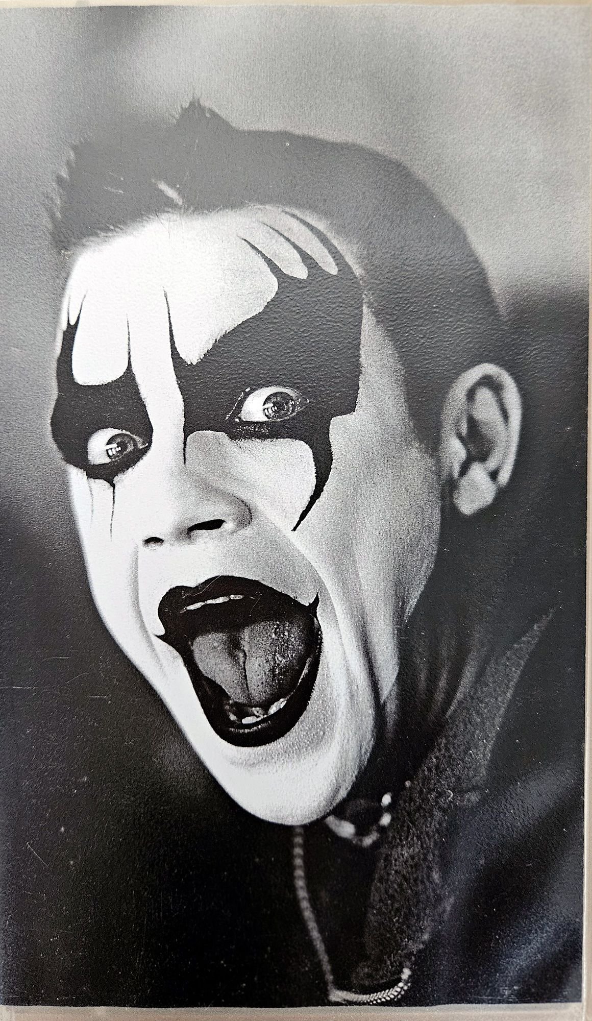 Let Me Entertain You [UK] [Promo] [VHS]